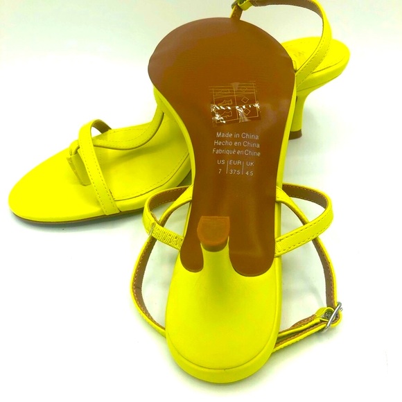 WHO WHAT WEAR Romi Yellow Sandal Size 7 - Picture 4 of 9